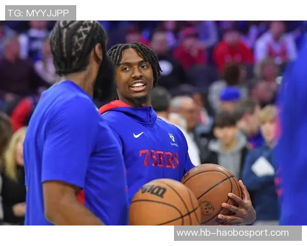 哈登绝杀三分遭打手心情低落却依然穿越人海温暖拥抱马克西母亲